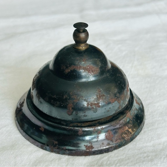 Vintage Antique Style Hotel Counter Bellhop
Store Service Bell - Picture 1 of 7